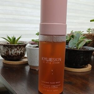 Pink Foaming Face Wash